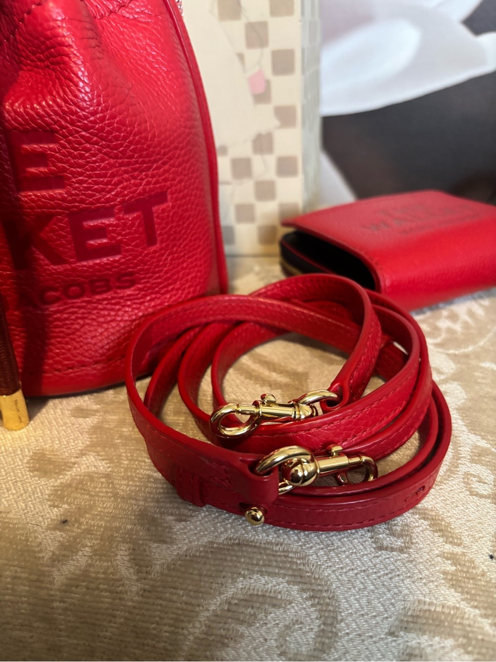 Marc Jacobs Red Pebbled Leather Mini Bucket Bag with Matching Wallet - Picture 8 of 11